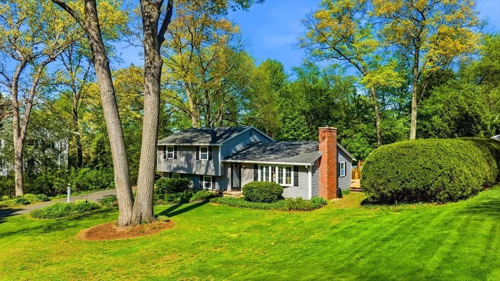 Photo of 9 Meadowbrook Drive