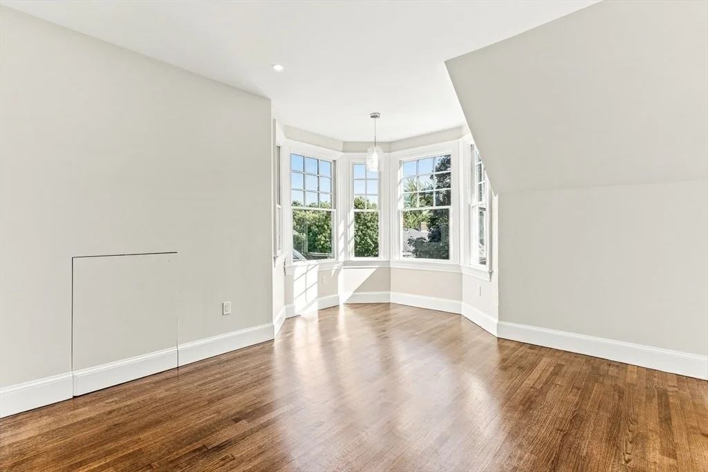 Photo of 6 Lakeview Road