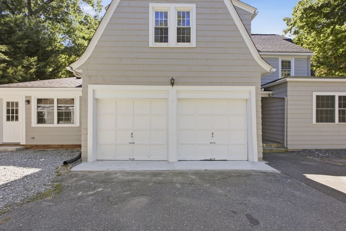 Photo of 128 Meadowbrook Rd