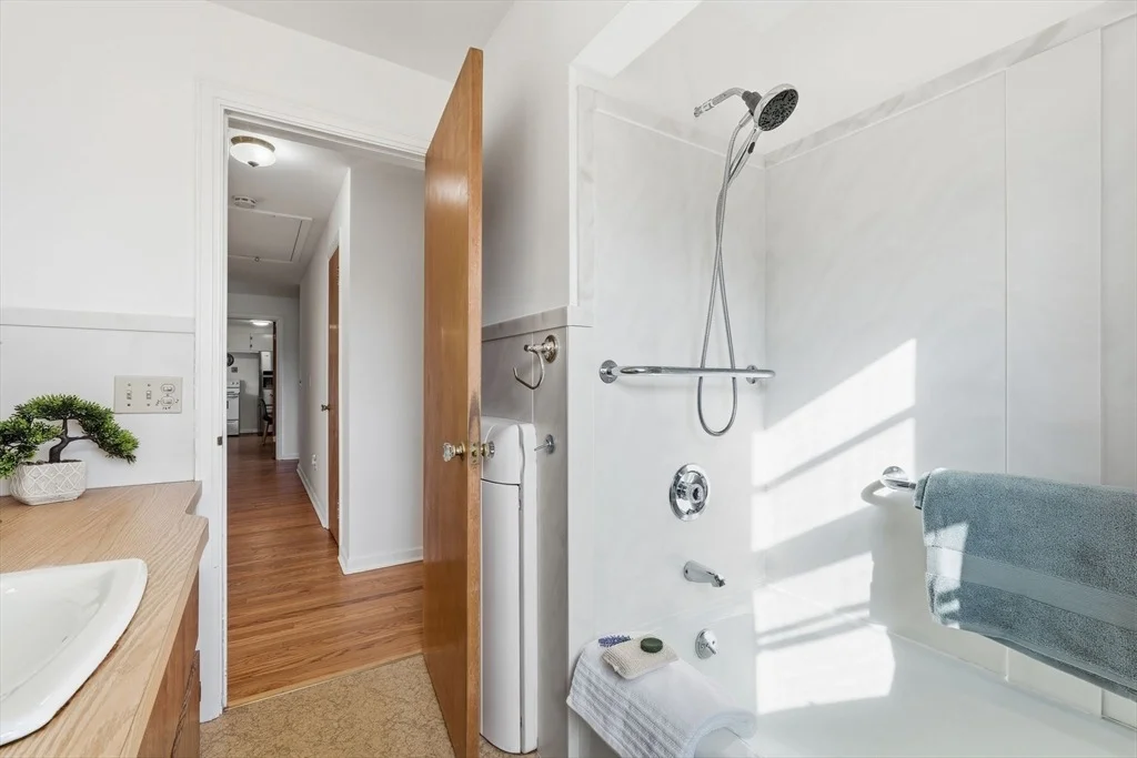 Photo of 565 Williams Street