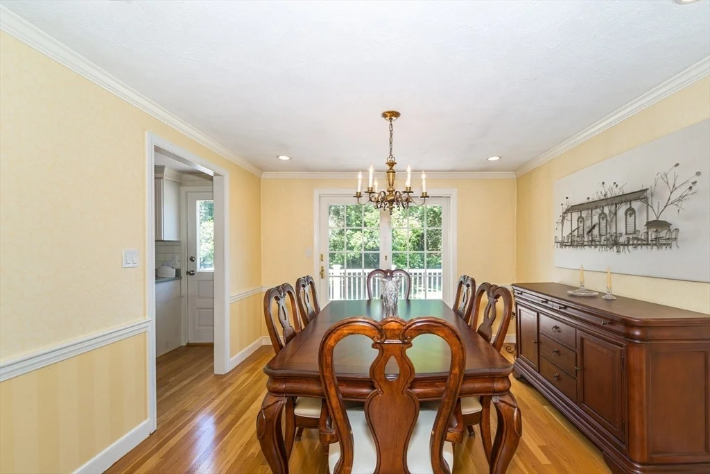 Photo of 9 Riverbend Dr