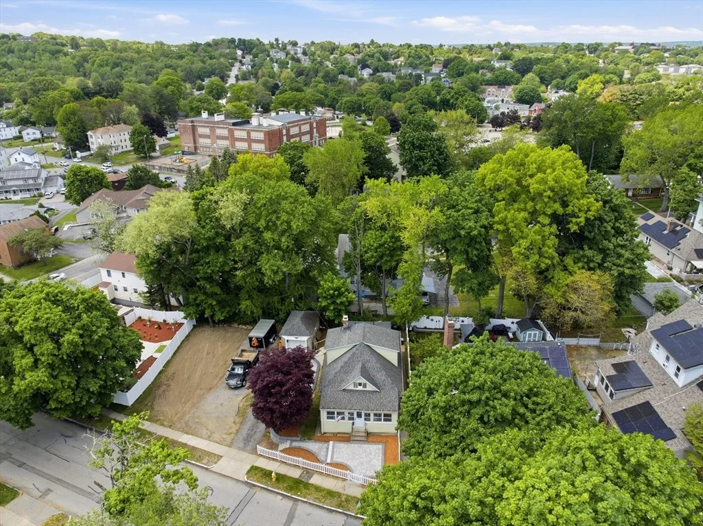Photo of 20 Lamar Ave