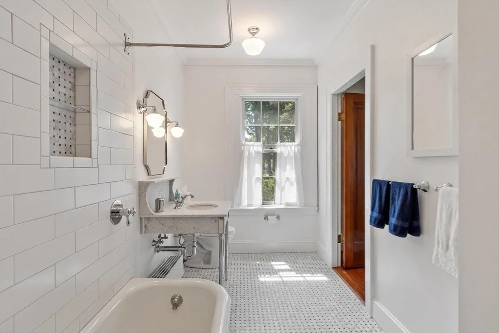 Photo of 89 Lothrop Street