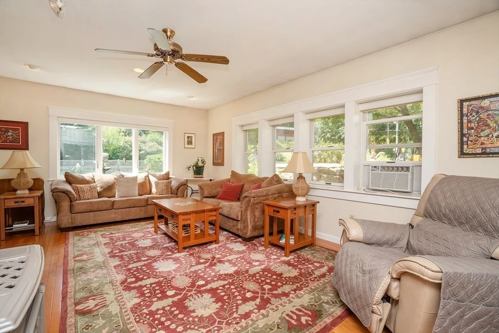 Photo of 18 River Rd