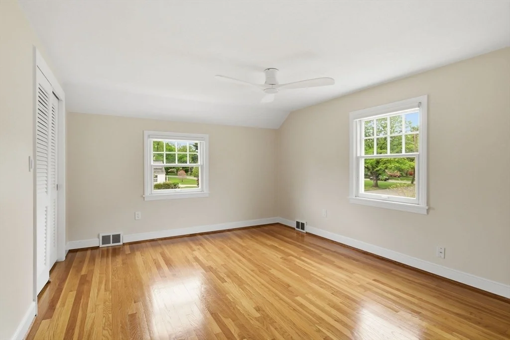 Photo of 107 Viscount Rd