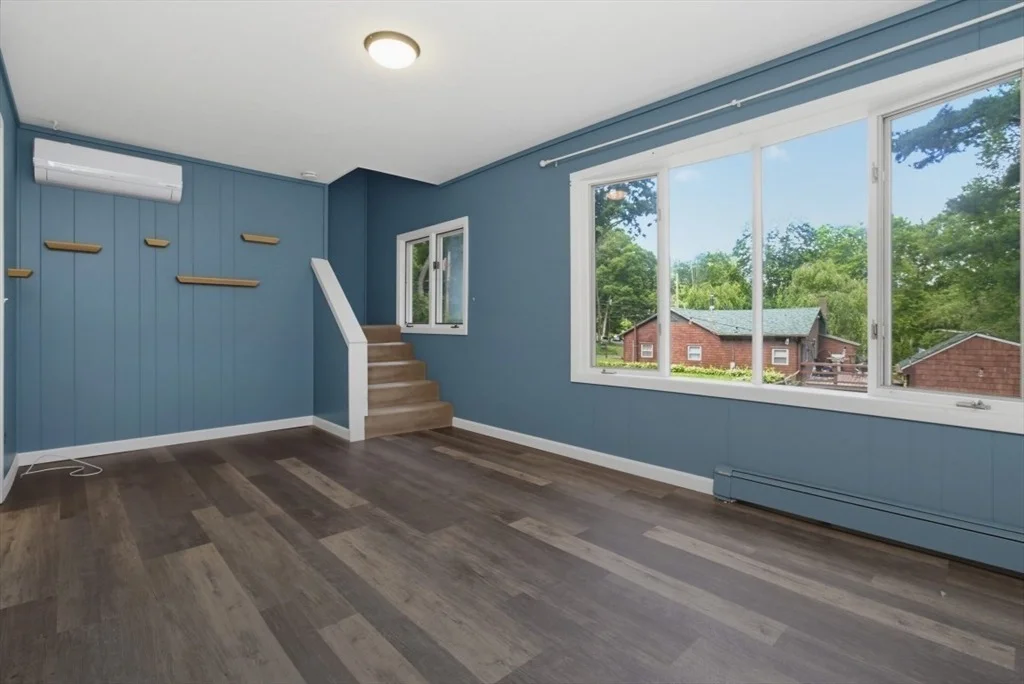 Photo of 71 Box Pond Dr