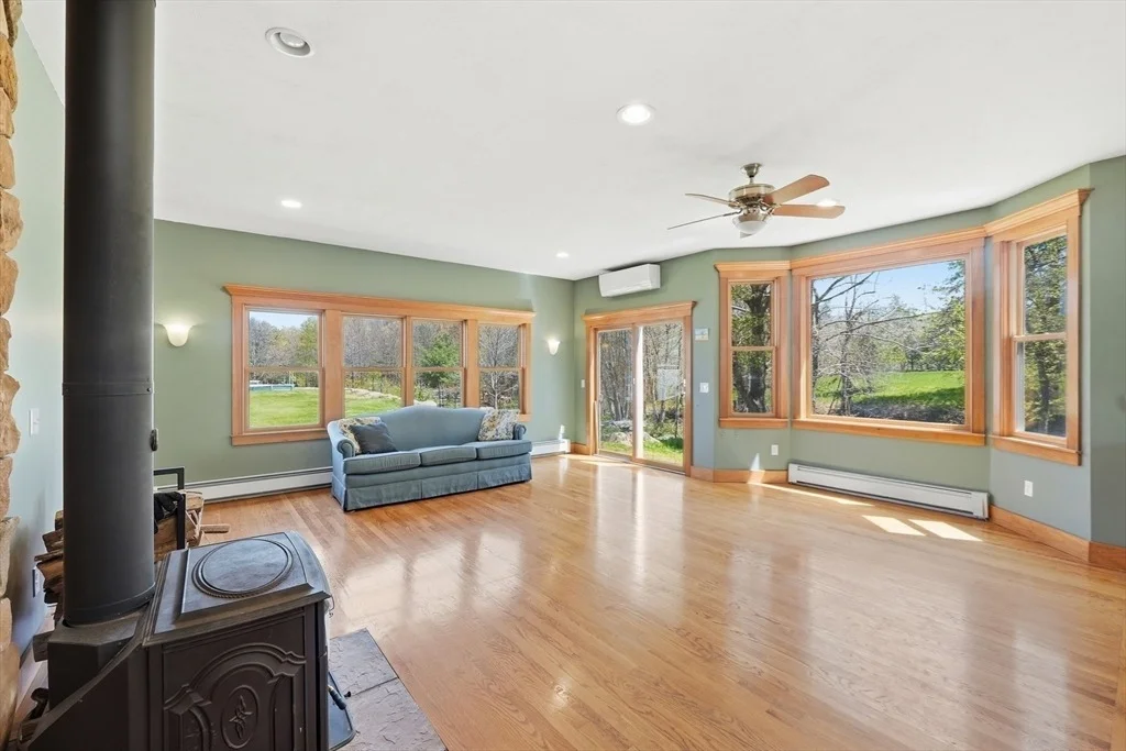 Photo of 269 Harvard Rd