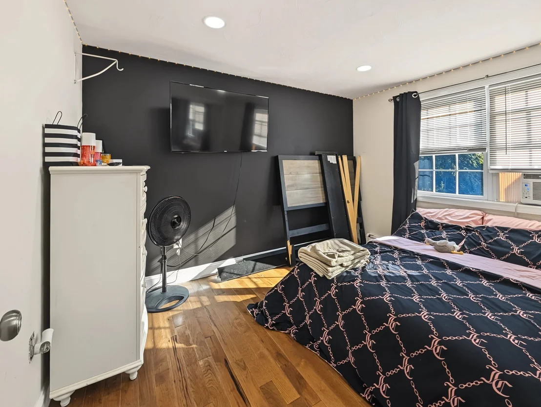 Photo of 34 Conservation Dr