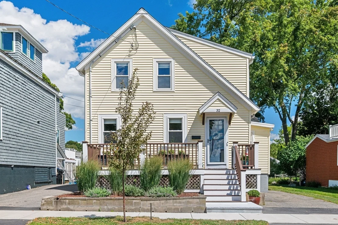 Photo of 32 Crescent Ave