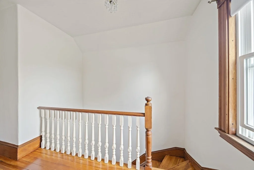Photo of 8 May Avenue