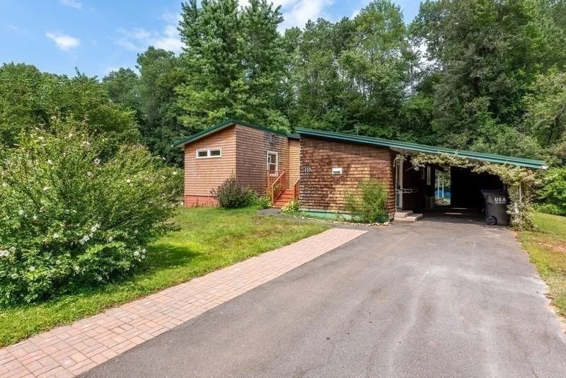 Photo of 110 Grantwood Dr