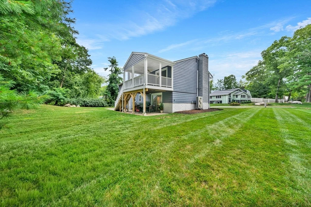 Photo of 8 Willowdale Dr