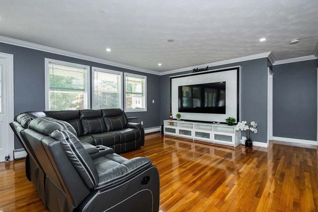 Photo of 1598 Locust St