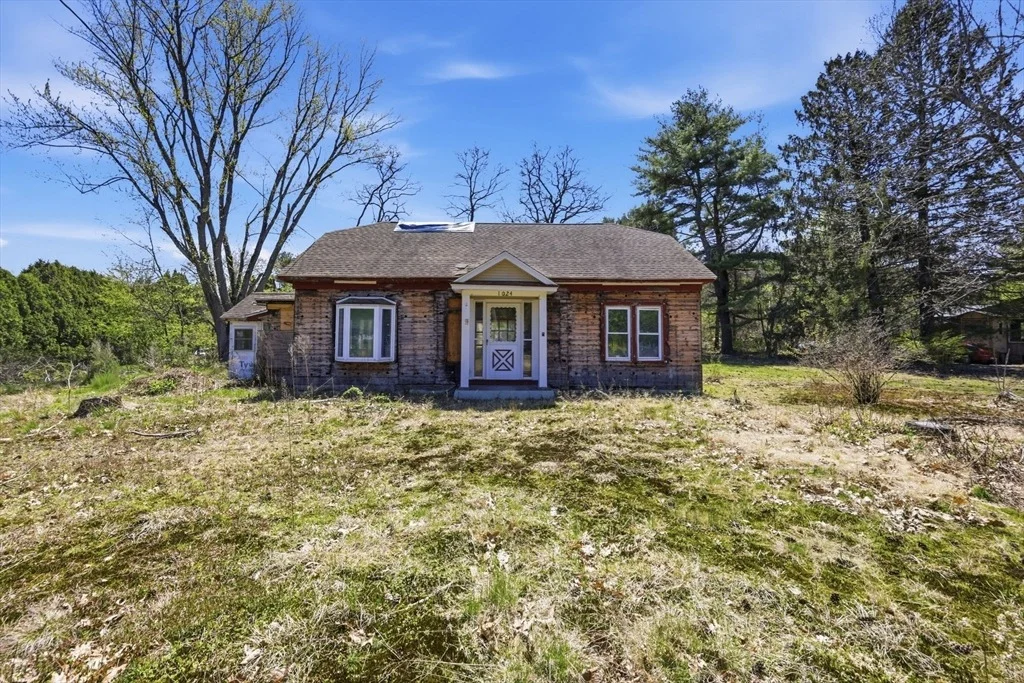 Photo of 1024 Westhampton Rd