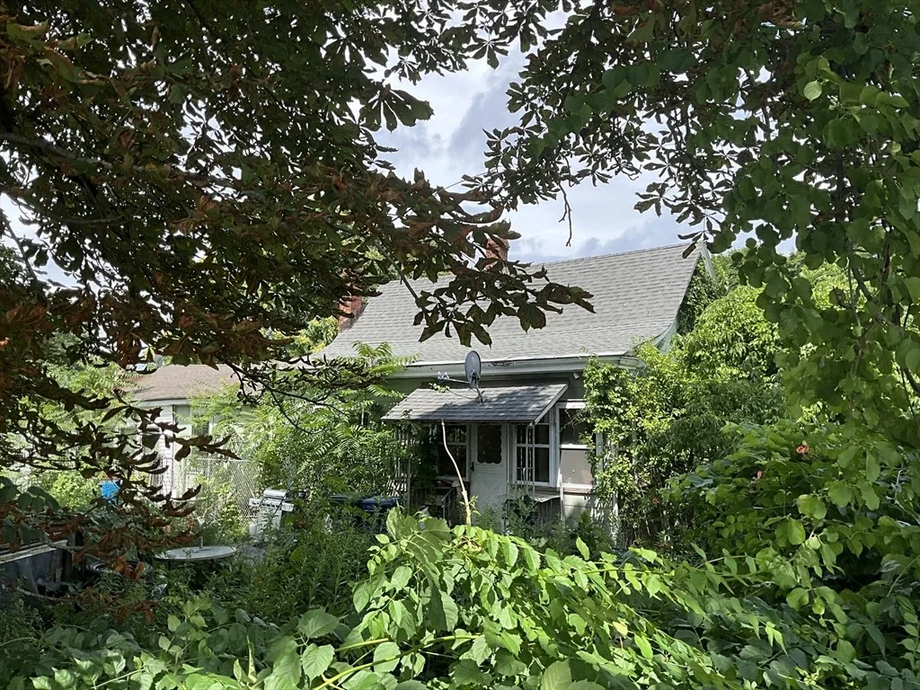 Photo of 640 Mammoth Rd