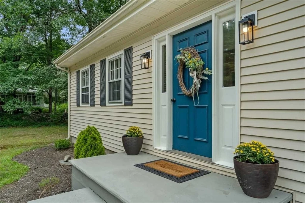 Photo of 822 Hardwick Rd