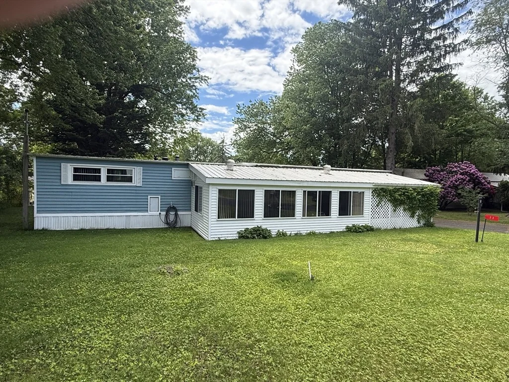 Photo of 11 Willow Cir