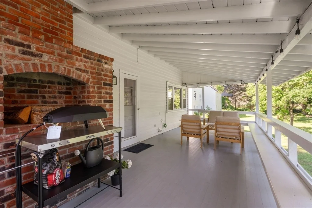 Photo of 339 Boston Rd