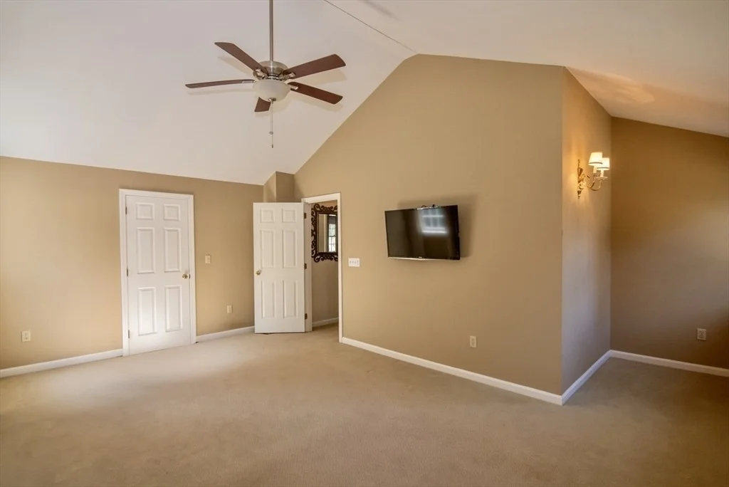 Photo of 49 Kristin Dr
