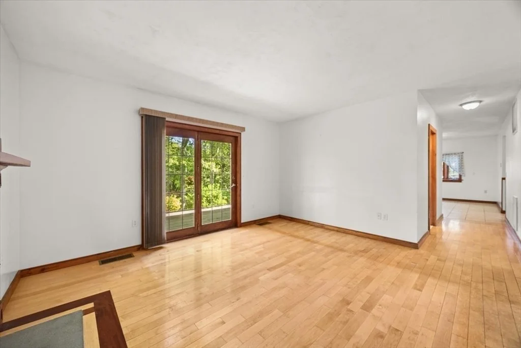 Photo of 30 Seabreeze Dr