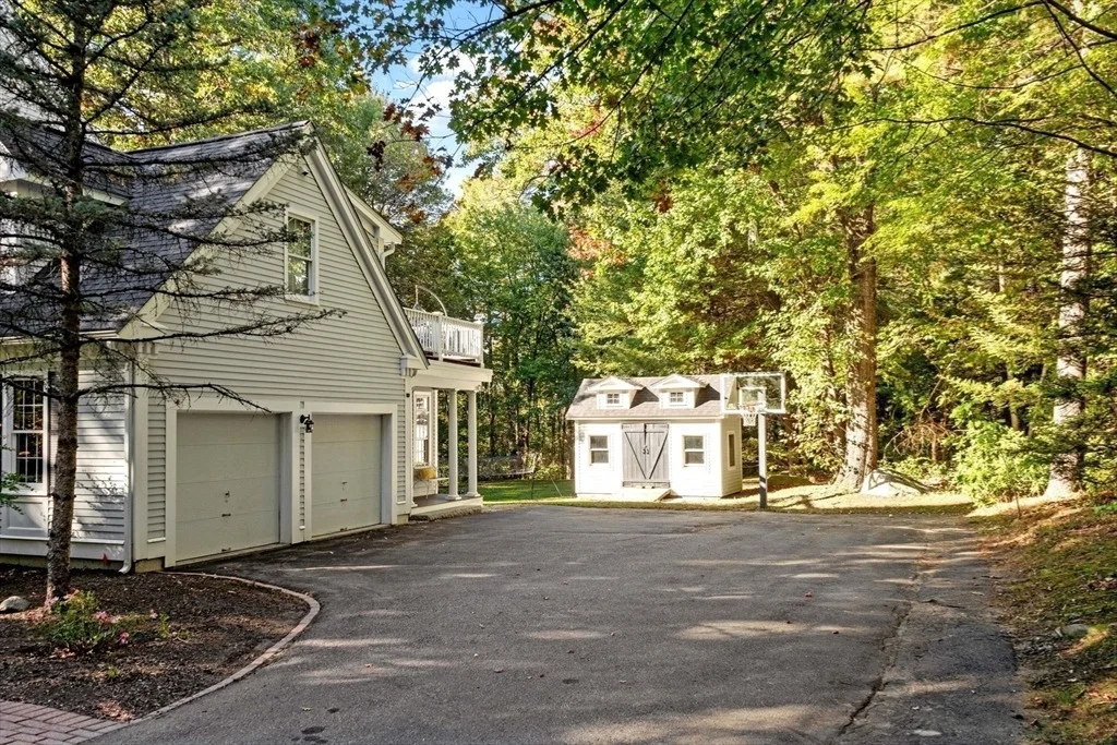 Photo of 89 School House Ln
