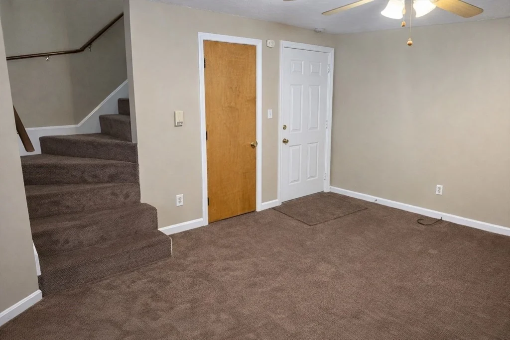 Photo of Unit 3 at 528 Cherry St.