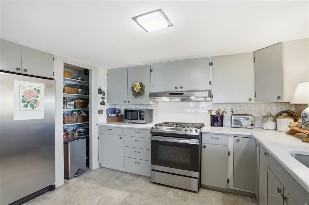 Photo of 44 Sandy Pond Rd
