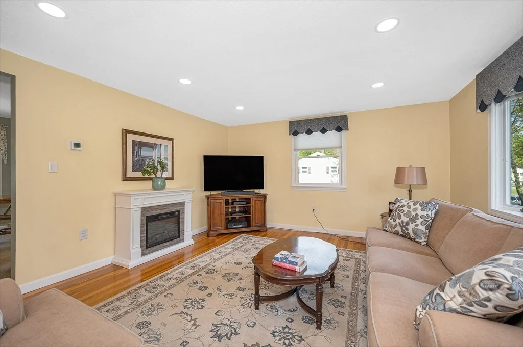 Photo of 83 Mullen Ln