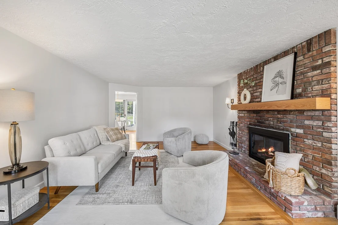 Photo of 8 Lantern Ln
