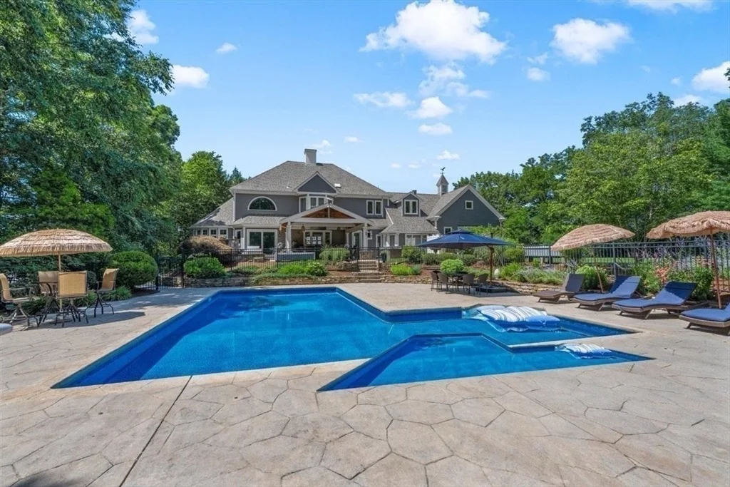 Photo of 26 Fox Hill Cir