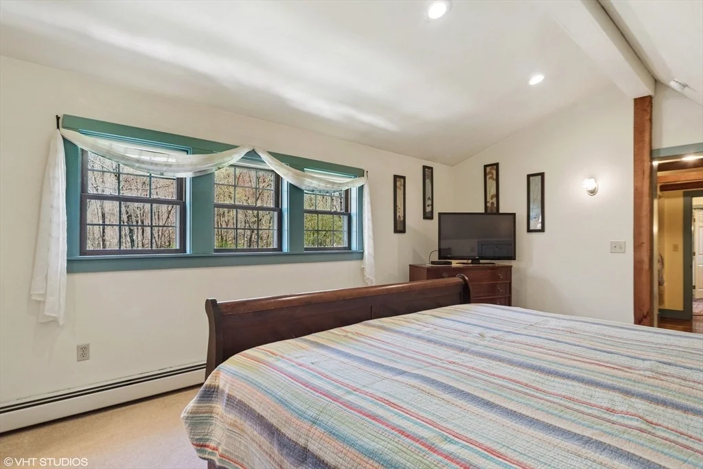 Photo of 82 Chestnut Hill Rd