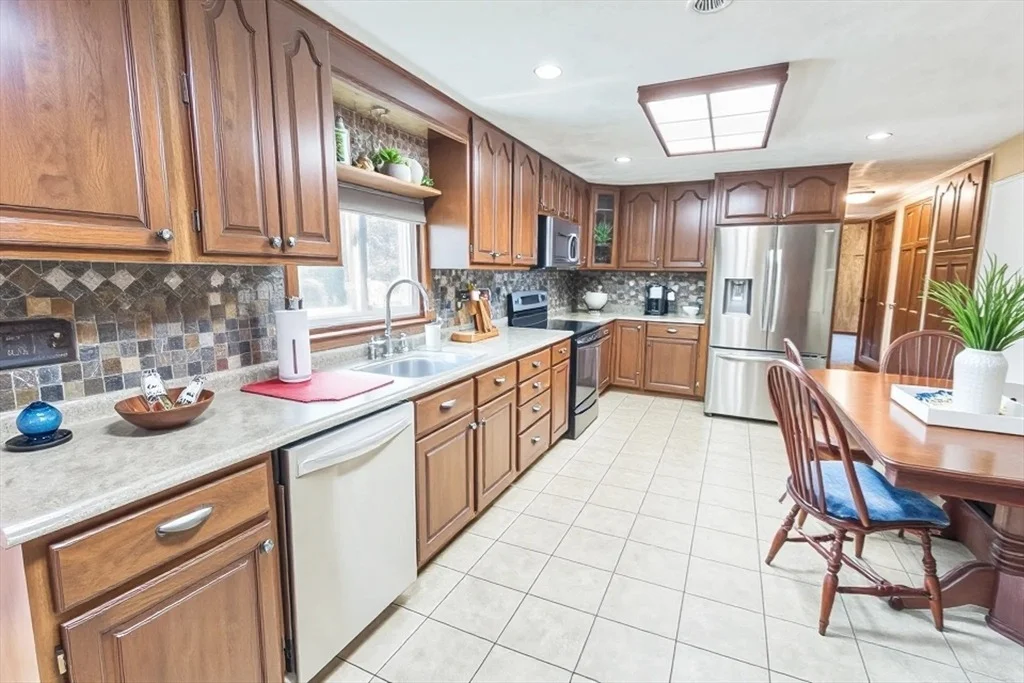 Photo of 37 Colonial Way