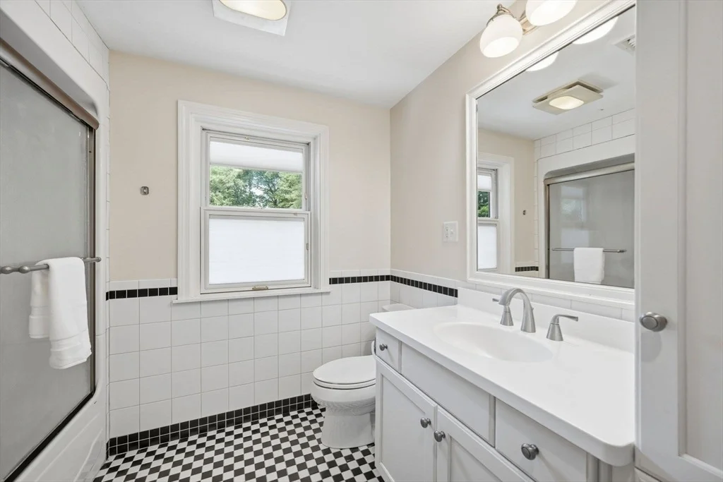 Photo of 4 Juniper Ln