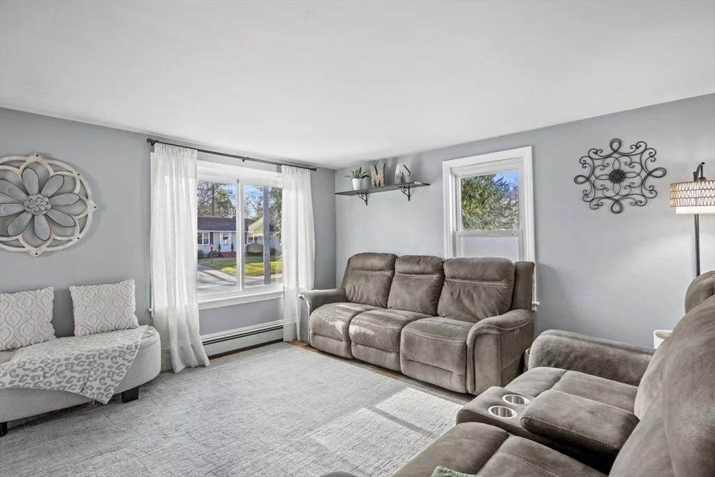 Photo of 7 Lakeside Drive