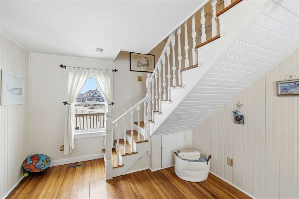 Photo of 137 Hampton Cir