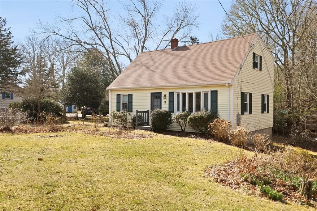 Photo of 14 Clay Pond Rd