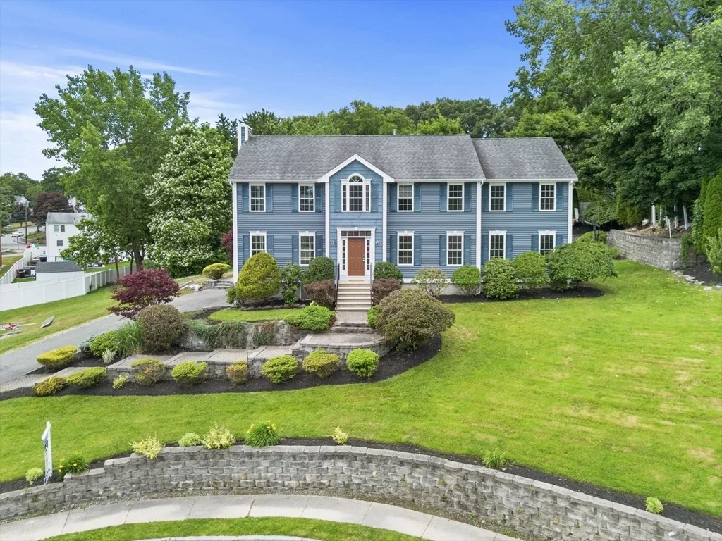 Photo of 8 Woods Hill Cir