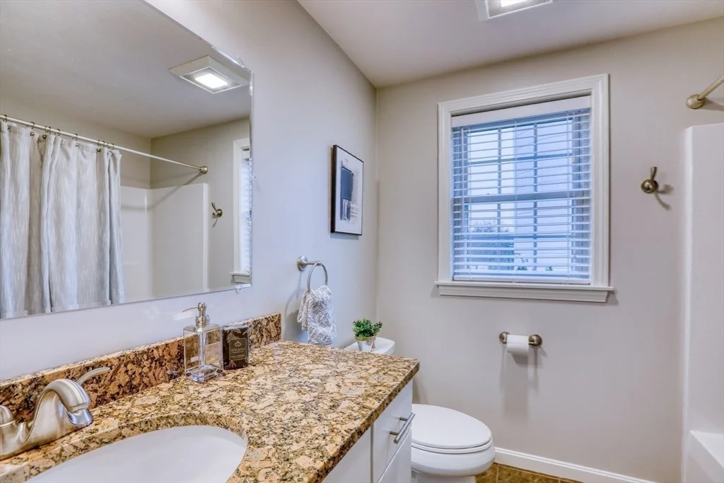 Photo of 44 Gedney Dr