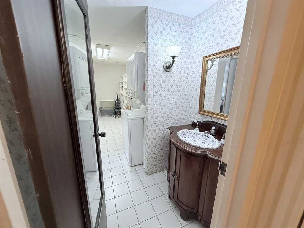 Photo of Unit 304 at 9 Broadway