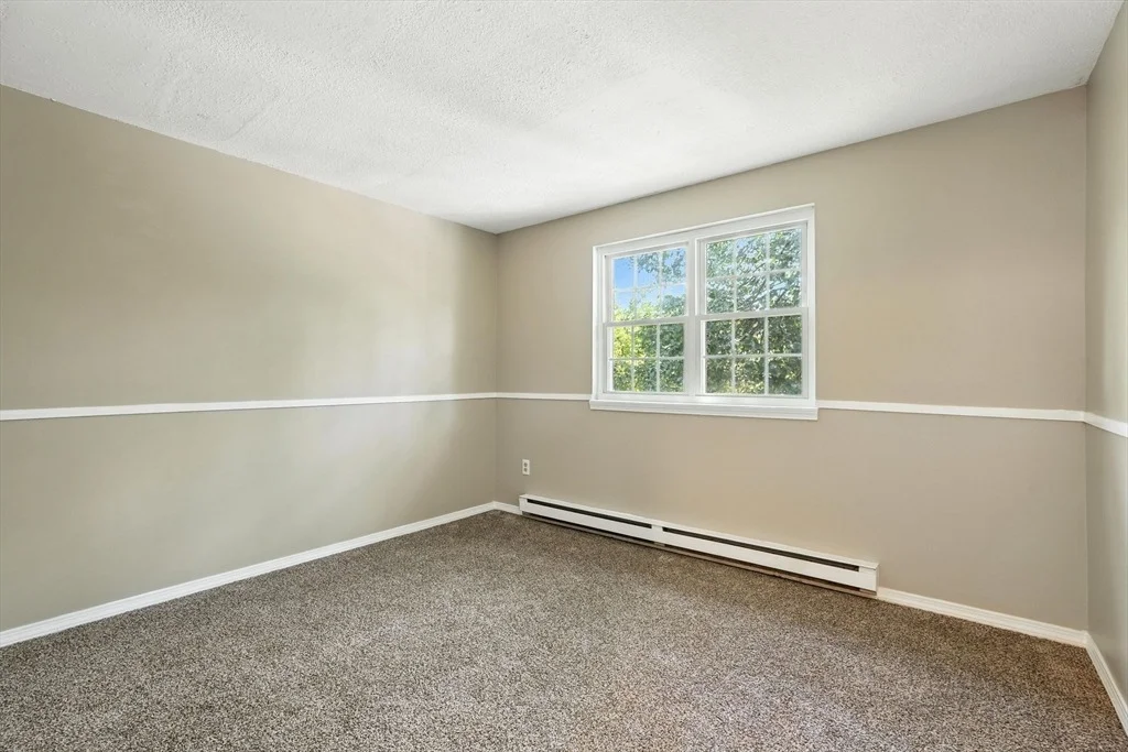 Photo of Unit E at 7 Maple Crest Cir