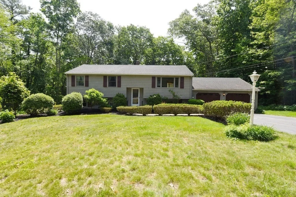 Photo of 212 Spruce Way