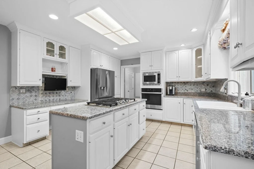 Photo of 231 Manns Dr