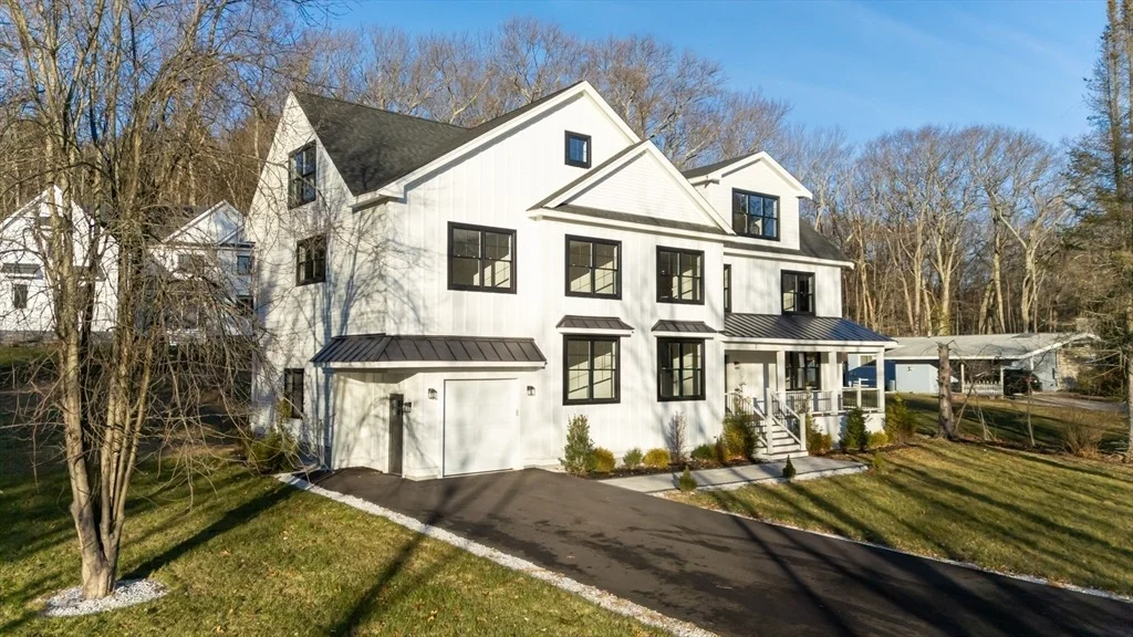 Photo of 2 Spring Meadow Dr