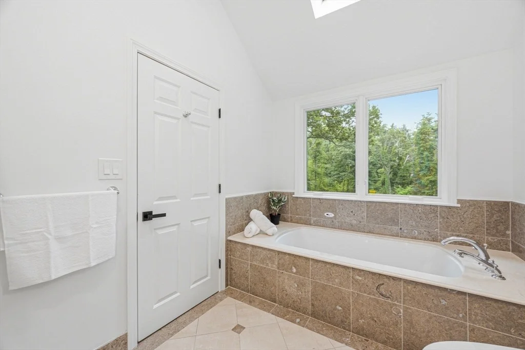 Photo of 105 Georgetown Rd