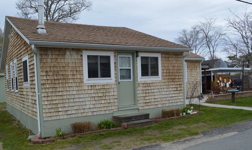 Photo of 17 Bungalow Ln