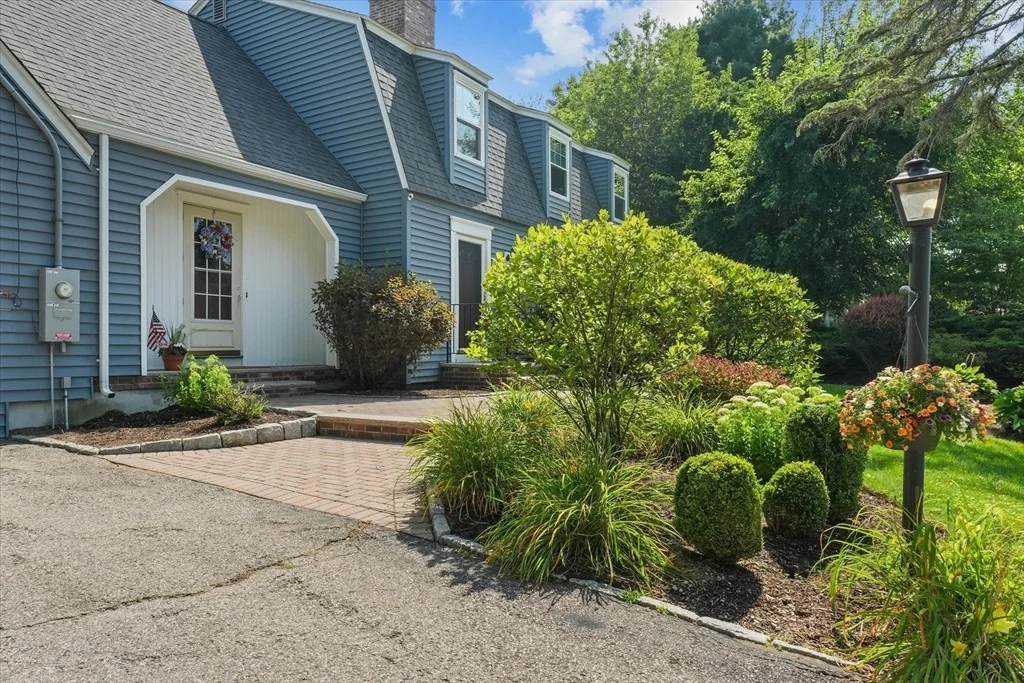 Photo of 85 Rosewood Dr