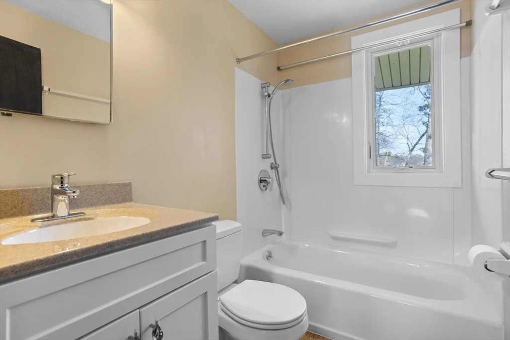 Photo of 88 Lakeview Rd