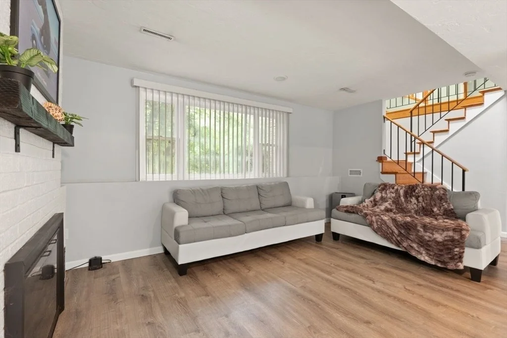 Photo of 1 Savel Ln