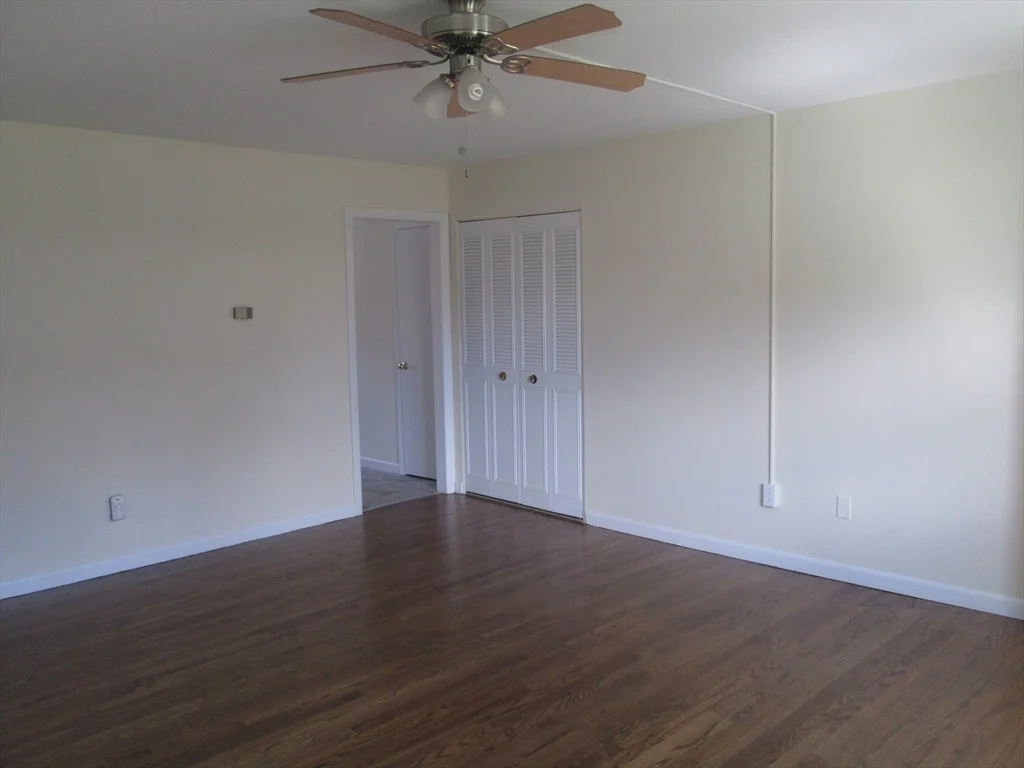 Photo of Unit B at 119 Colonial Cir