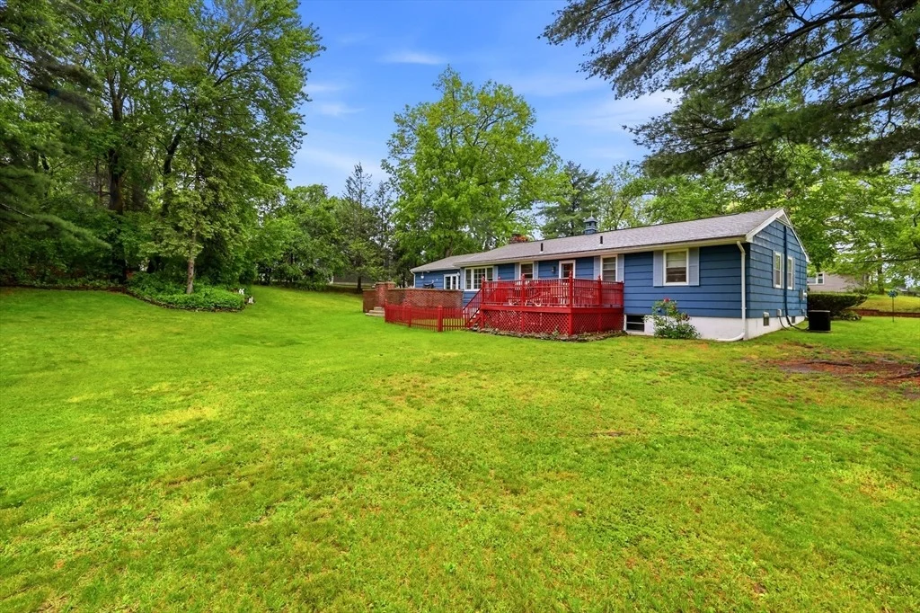 Photo of 87 Squire Ln